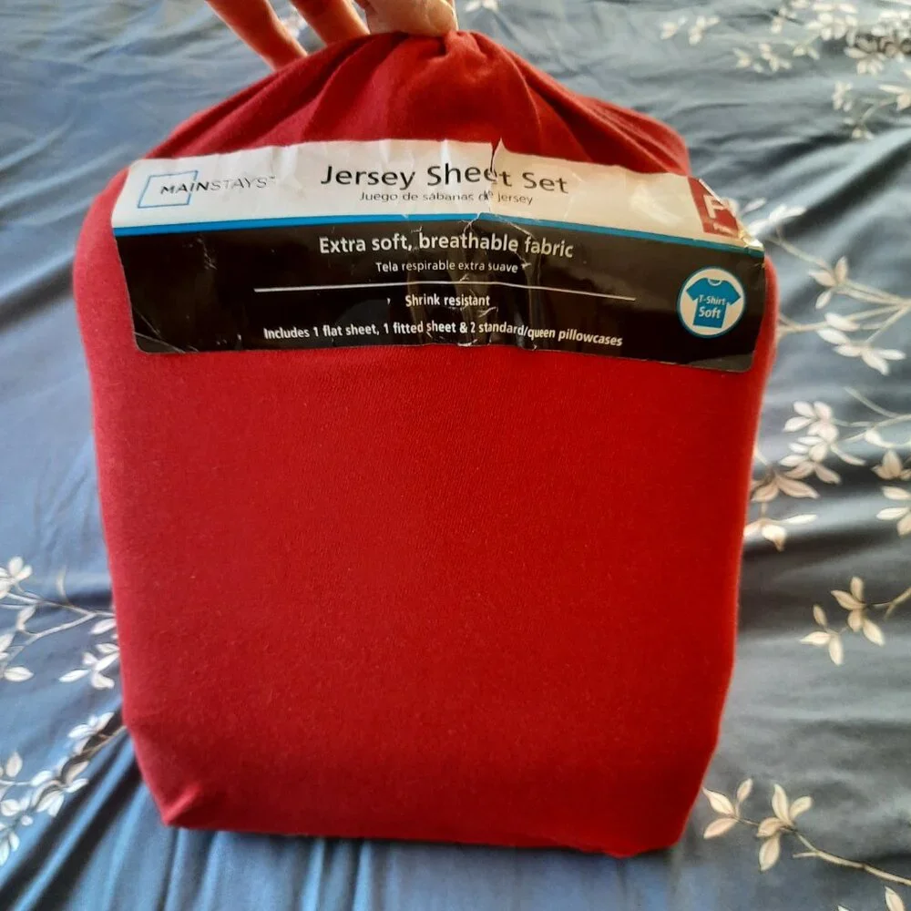 MAINSTAYS Jersey Knit Sheet Set NWT! - Red, Full Size Bed